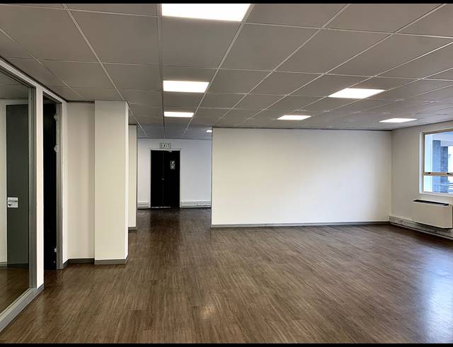 173M² OFFICE TO LET IN PLUMSTEAD